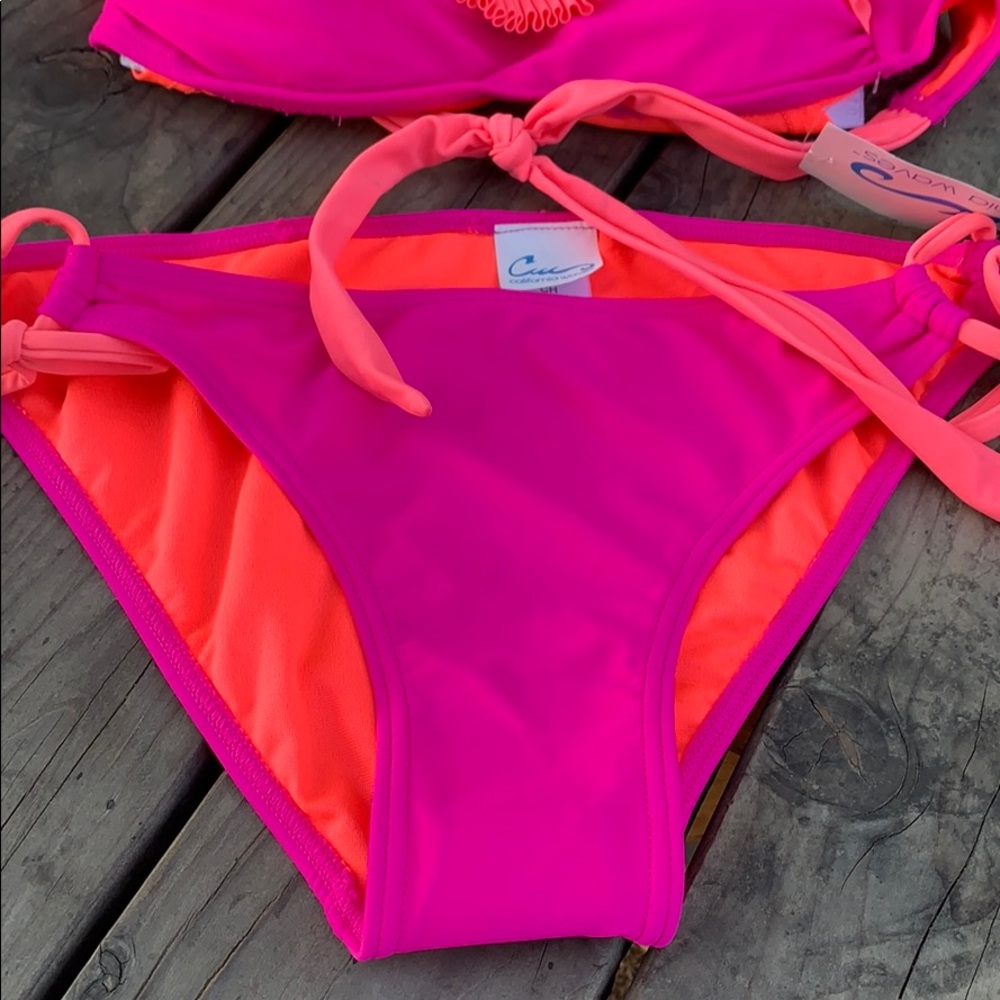 Pink ruffle bikini - Picture 11 of 12